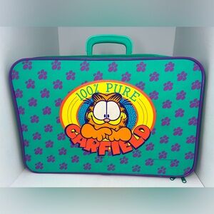 Vintage 1978 Garfield Suitcase Over Night Bag.